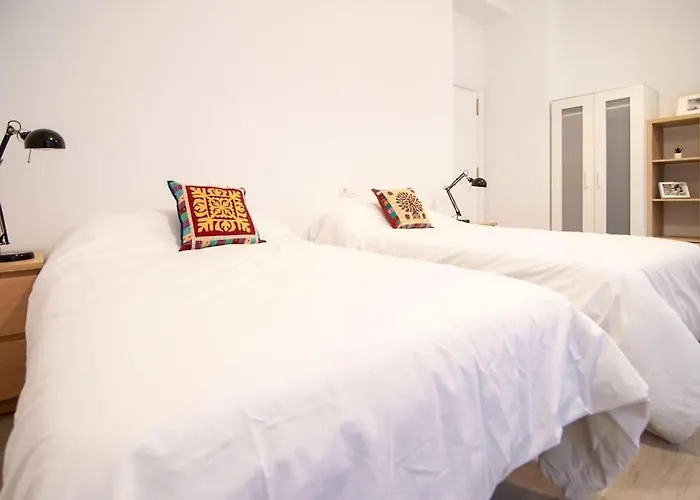 Familias Y Grupos - Muy Buena Ubicacion - *